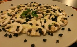 13. Carpaccio de champiñón con chips de aceituna negra (25&nbsp;min)