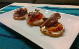 23. Tosta de Anchoas y Tomates Asados (30 min -12 en la versión&nbsp;simplificada-)