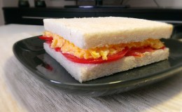 94. Sándwich Irlandés de Queso Cheddar y Tomate (8&nbsp;min)