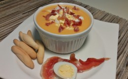 141. Salmorejo con su guarnición (10 minutos +&nbsp;maceración)